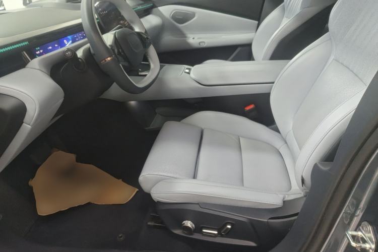 Used Lynk & Co Z10 2025 95 kWh 702 km All-Wheel Drive Intelligent Driving Ultra Left Front Seat