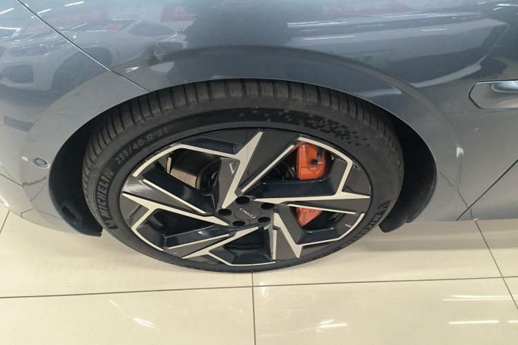 Used Lynk & Co Z10 2025 95 kWh 702 km All-Wheel Drive Intelligent Driving Ultra Left Front Wheel Hub
