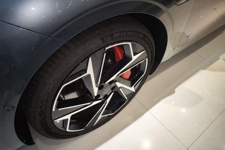 Used Lynk & Co Z10 2025 95 kWh 702 km All-Wheel Drive Intelligent Driving Ultra Left Front Wheel Hub