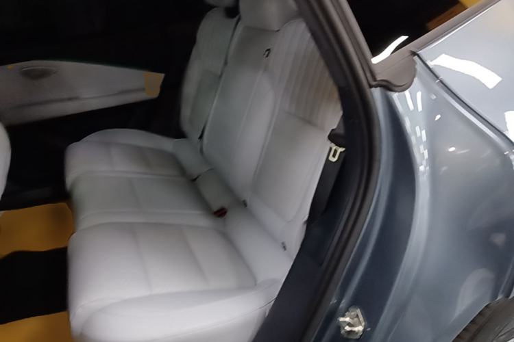Used Lynk & Co Z10 2025 95 kWh 702 km All-Wheel Drive Intelligent Driving Ultra Left Rear Seat