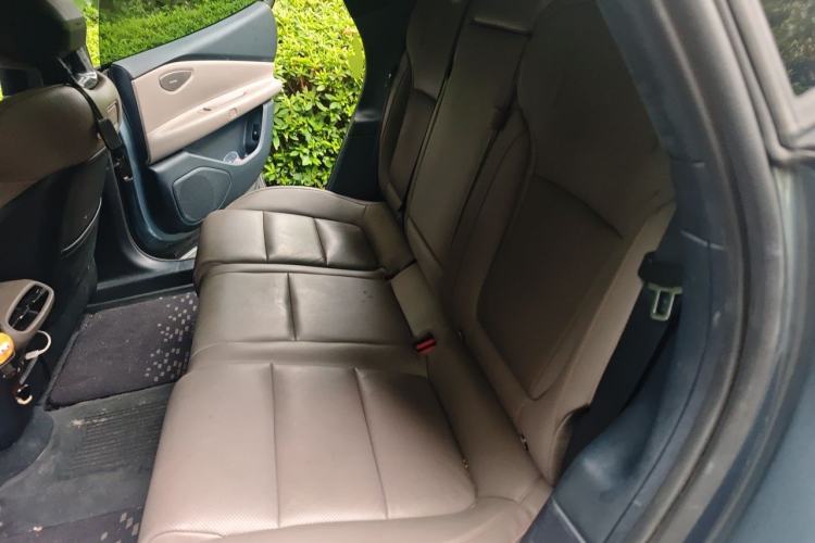 Used Lynk & Co Z10 2025 95 kWh 766 km Range Rear-Wheel Drive Max Left Rear Seat