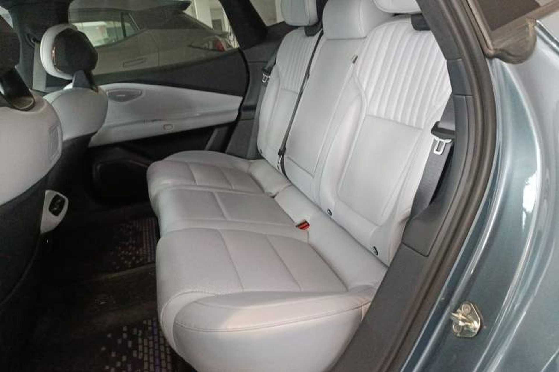 Used Lynk & Co Z10 2025 95 kWh 702 km All-Wheel Drive Intelligent Driving Ultra Left Rear Seat