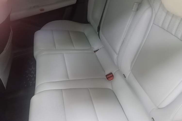 Used Lynk & Co Z10 2025 95 kWh 766 km Range Rear-Wheel Drive Max Left Rear Seat