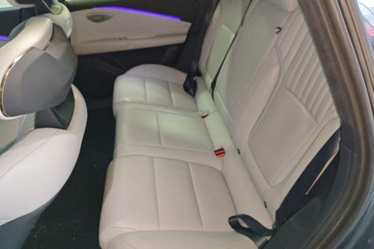 Used Lynk & Co Z10 2025 95 kWh 702 km All-Wheel Drive Intelligent Driving Ultra Left Rear Seat
