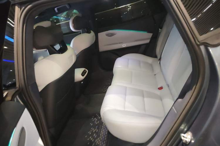 Used Lynk & Co Z10 2025 95 kWh 702 km All-Wheel Drive Intelligent Driving Ultra Left Rear Seat