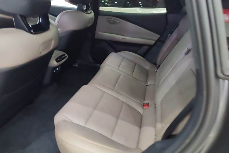 Used Lynk & Co Z10 2025 95 kWh 766 km Range Rear-Wheel Drive Max Left Rear Seat