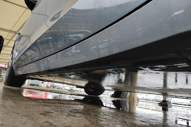 Used Lynk & Co Z10 2025 95 kWh 702 km All-Wheel Drive Intelligent Driving Ultra Left Side Sill