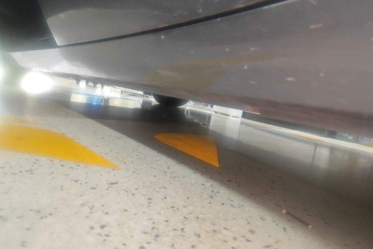 Used Lynk & Co Z10 2025 95 kWh 766 km Range Rear-Wheel Drive Max Left Side Sill
