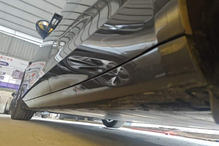 Used Lynk & Co Z10 2025 95 kWh 766 km Range Rear-Wheel Drive Max Left Side Sill