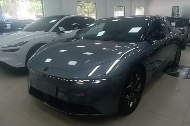 Used Lynk & Co Z10 2025 95 kWh 766 km Range Rear-Wheel Drive Max