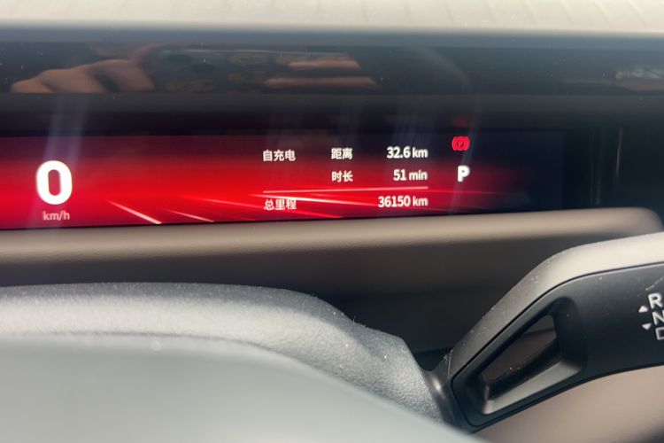 Used Lynk & Co Z10 2025 95 kWh 702 km All-Wheel Drive Intelligent Driving Ultra Odometer Close Up