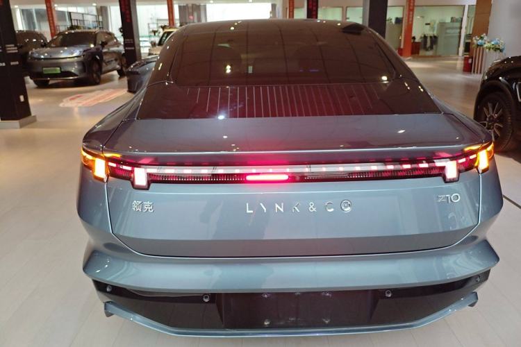 Used Lynk & Co Z10 2025 95 kWh 702 km All-Wheel Drive Intelligent Driving Ultra Rear