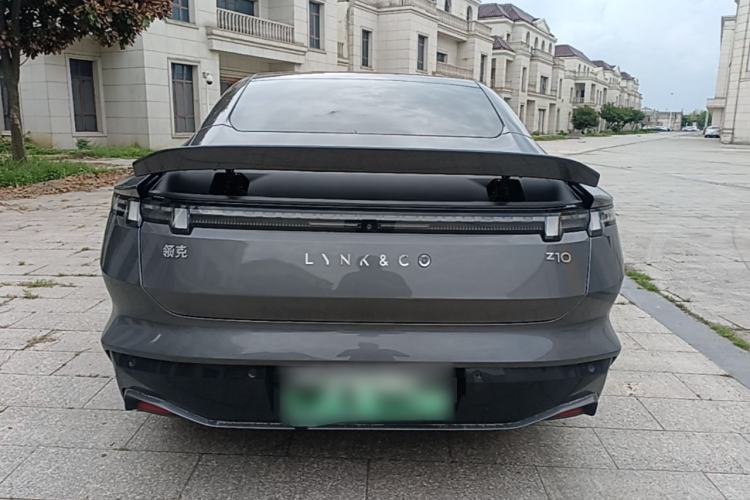 Used Lynk & Co Z10 2025 95 kWh 806 km Range Rear-Wheel Drive Advanced Driver-Assistance System Max Rear