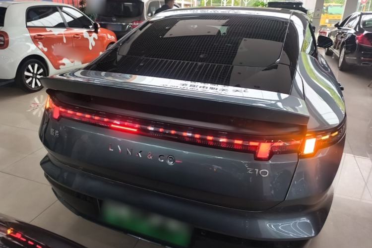 Used Lynk & Co Z10 2025 95 kWh 766 km Range Rear-Wheel Drive Max Rear