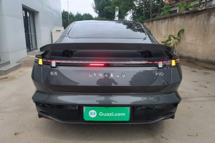 Used Lynk & Co Z10 2025 95 kWh 766 km Range Rear-Wheel Drive Max Rear
