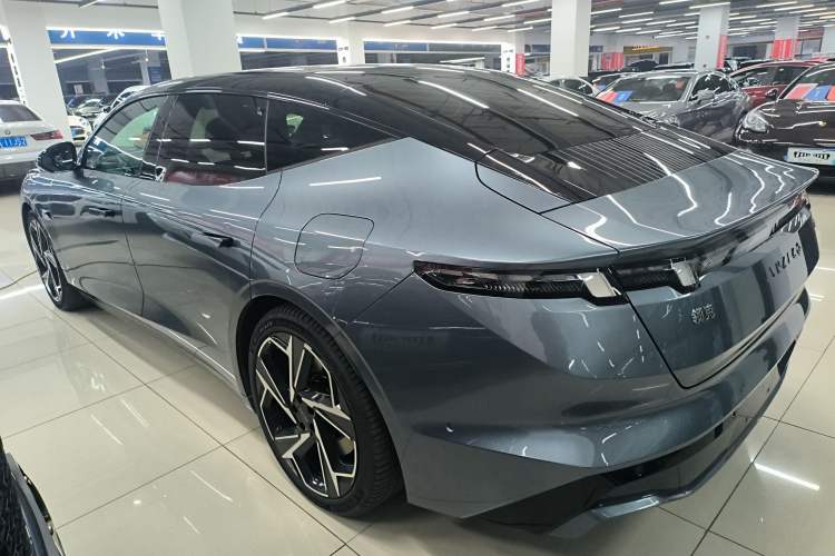 Used Lynk & Co Z10 2025 95 kWh 702 km All-Wheel Drive Intelligent Driving Ultra Rear Left 45 Deg