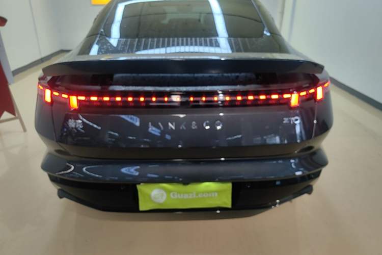 Used Lynk & Co Z10 2025 95 kWh 766 km Range Rear-Wheel Drive Max Rear