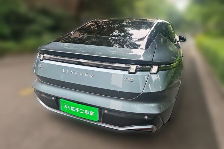Used Lynk & Co Z10 2025 95 kWh 766 km Range Rear-Wheel Drive Max Rear Right 45 Deg