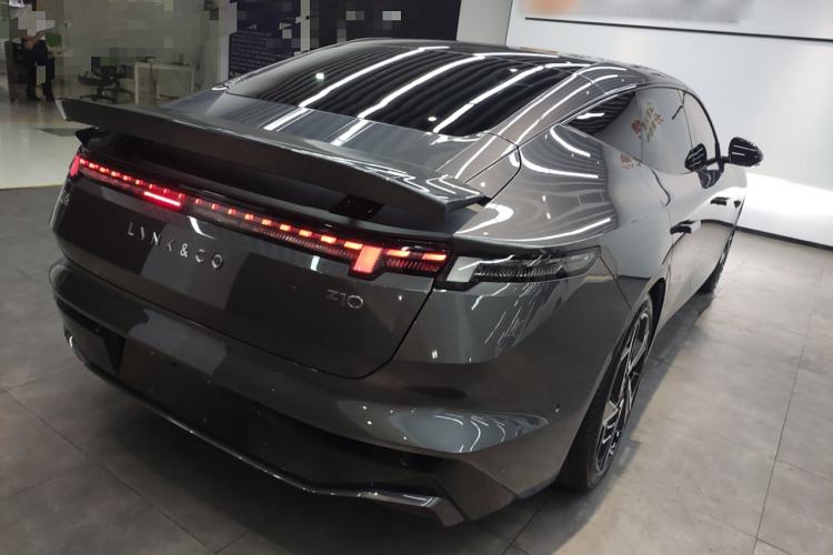 Used Lynk & Co Z10 2025 95 kWh 702 km All-Wheel Drive Intelligent Driving Ultra Rear Right 45 Deg