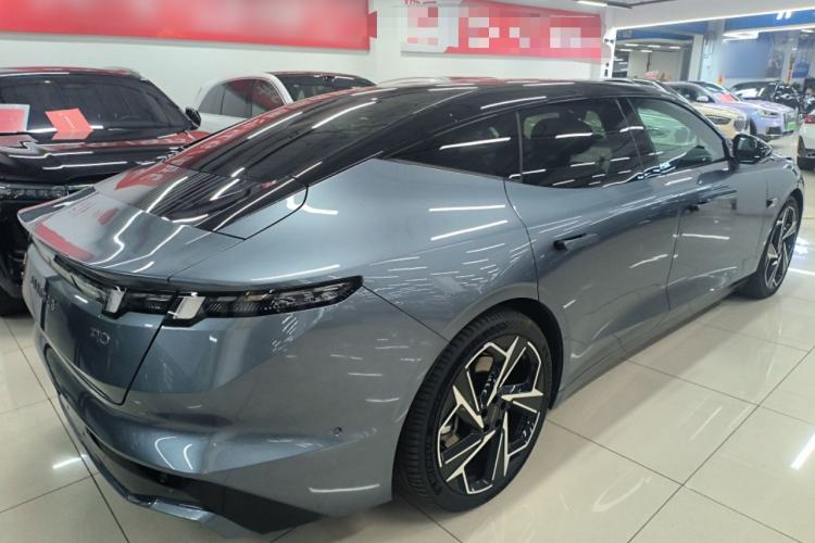 Used Lynk & Co Z10 2025 95 kWh 702 km All-Wheel Drive Intelligent Driving Ultra Rear Right 45 Deg
