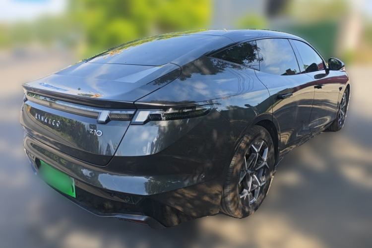 Used Lynk & Co Z10 2025 95 kWh 806 km Range Rear-Wheel Drive Advanced Driver-Assistance System Max Rear Right 45 Deg