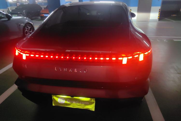 Used Lynk & Co Z10 2025 95 kWh 806 km Range Rear-Wheel Drive Advanced Driver-Assistance System Max Rear