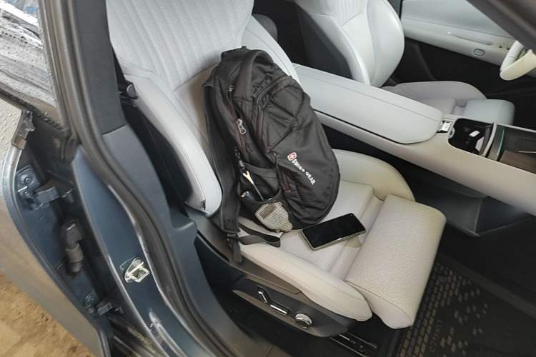 Used Lynk & Co Z10 2025 95 kWh 702 km All-Wheel Drive Intelligent Driving Ultra Right Front Seat