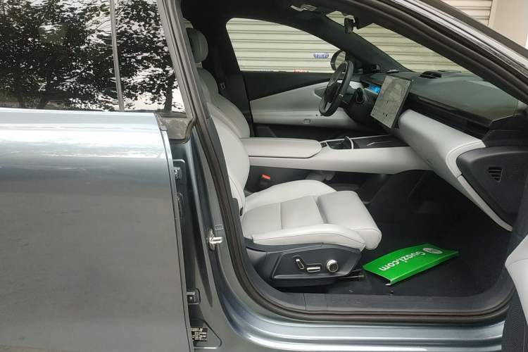 Used Lynk & Co Z10 2025 95 kWh 702 km All-Wheel Drive Intelligent Driving Ultra Right Front Seat