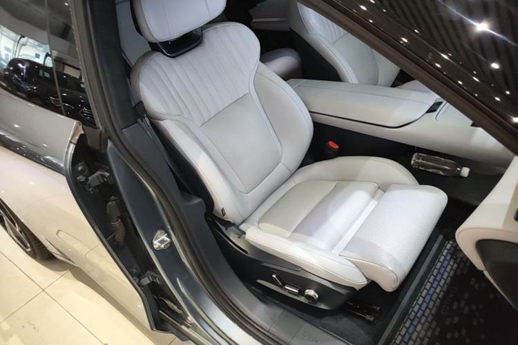 Used Lynk & Co Z10 2025 95 kWh 702 km All-Wheel Drive Intelligent Driving Ultra Right Front Seat