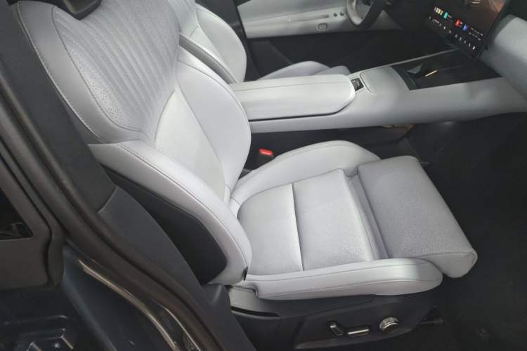 Used Lynk & Co Z10 2025 95 kWh 702 km All-Wheel Drive Intelligent Driving Ultra Right Front Seat