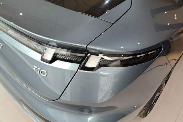 Used Lynk & Co Z10 2025 95 kWh 702 km All-Wheel Drive Intelligent Driving Ultra Right Rear Taillight