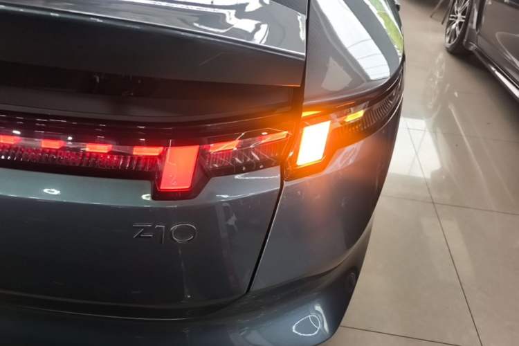 Used Lynk & Co Z10 2025 95 kWh 766 km Range Rear-Wheel Drive Max Right Rear Taillight