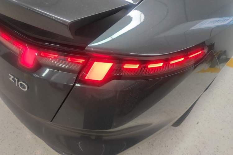 Used Lynk & Co Z10 2025 95 kWh 766 km Range Rear-Wheel Drive Max Right Rear Taillight