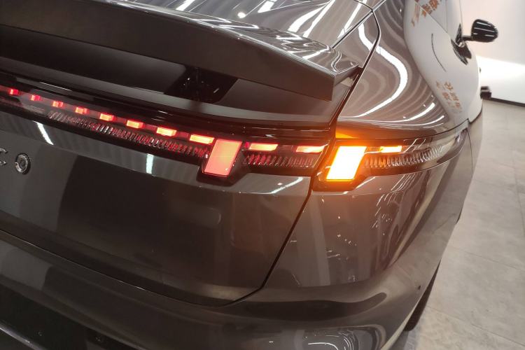 Used Lynk & Co Z10 2025 95 kWh 702 km All-Wheel Drive Intelligent Driving Ultra Right Rear Taillight