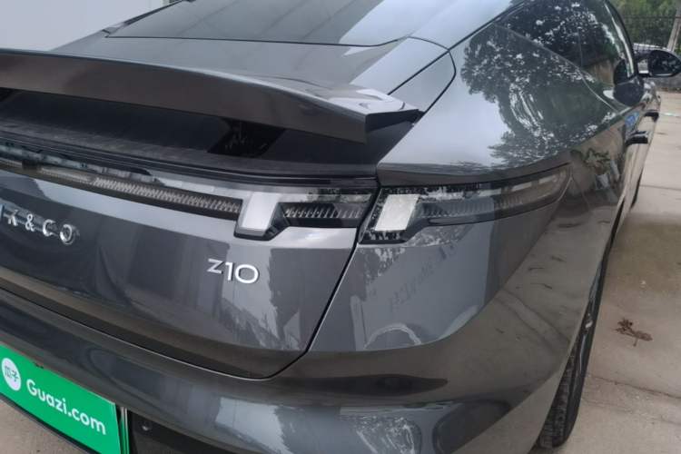 Used Lynk & Co Z10 2025 95 kWh 766 km Range Rear-Wheel Drive Max Right Rear Taillight