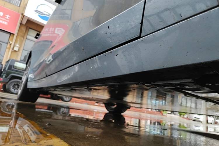 Used Lynk & Co Z10 2025 95 kWh 702 km All-Wheel Drive Intelligent Driving Ultra Right Side Sill