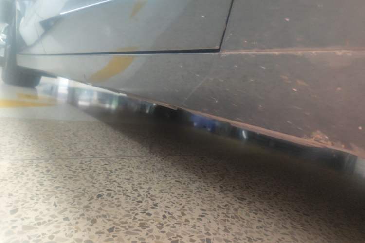 Used Lynk & Co Z10 2025 95 kWh 766 km Range Rear-Wheel Drive Max Right Side Sill