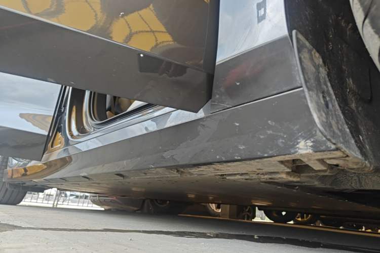 Used Lynk & Co Z10 2025 95 kWh 766 km Range Rear-Wheel Drive Max Right Side Sill