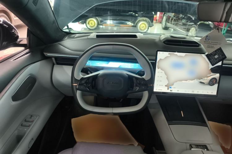 Used Lynk & Co Z10 2025 95 kWh 766 km Range Rear-Wheel Drive Max Steering Wheel