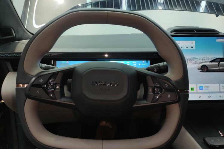 Used Lynk & Co Z10 2025 95 kWh 702 km All-Wheel Drive Intelligent Driving Ultra Steering Wheel