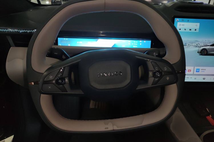 Used Lynk & Co Z10 2025 95 kWh 766 km Range Rear-Wheel Drive Max Steering Wheel