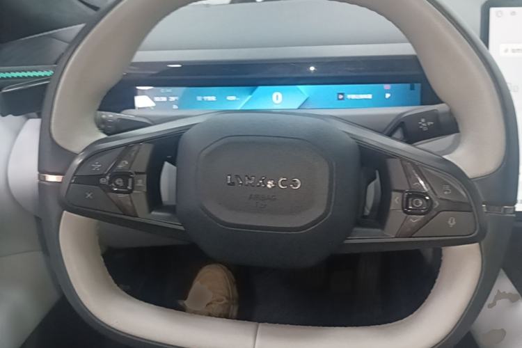 Used Lynk & Co Z10 2025 95 kWh 766 km Range Rear-Wheel Drive Max Steering Wheel