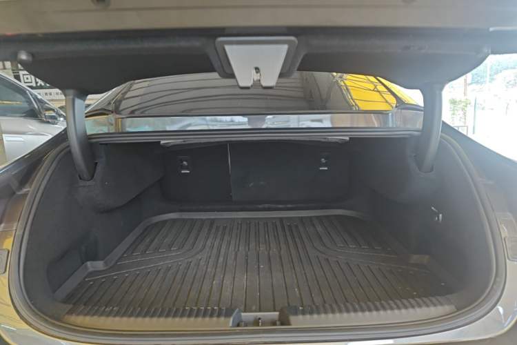 Used Lynk & Co Z10 2025 95 kWh 766 km Range Rear-Wheel Drive Max Trunk
