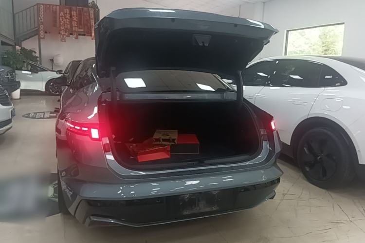 Used Lynk & Co Z10 2025 95 kWh 766 km Range Rear-Wheel Drive Max Trunk