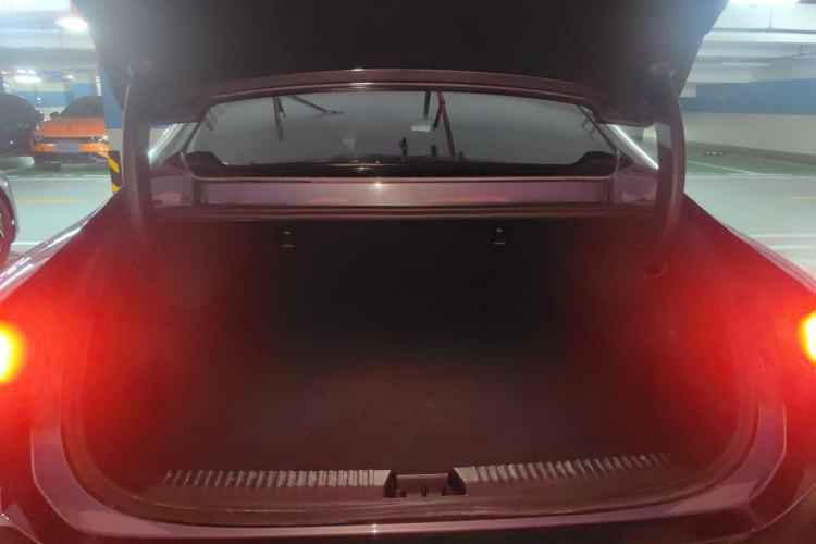 Used Lynk & Co Z10 2025 95 kWh 806 km Range Rear-Wheel Drive Advanced Driver-Assistance System Max Trunk