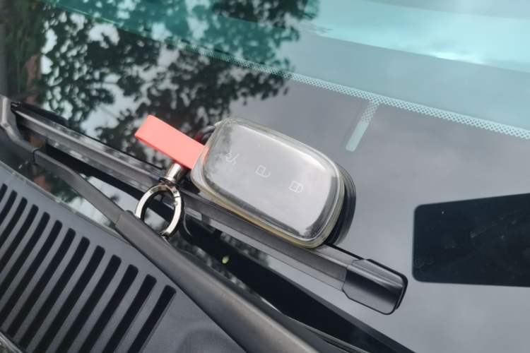 Used Lynk & Co Z10 2025 95 kWh 766 km Range Rear-Wheel Drive Max Vehicle Key