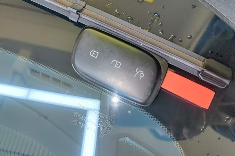 Used Lynk & Co Z10 2025 95 kWh 766 km Range Rear-Wheel Drive Max Vehicle Key