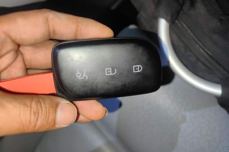 Used Lynk & Co Z10 2025 95 kWh 806 km Range Rear-Wheel Drive Advanced Driver-Assistance System Max Vehicle Key