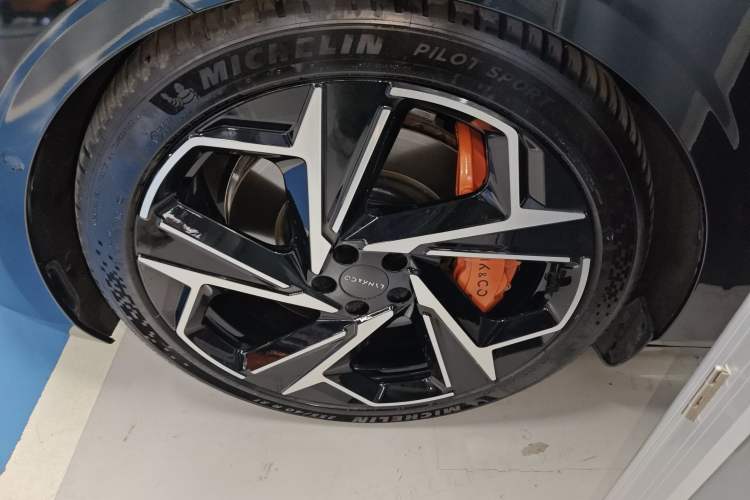Used Lynk & Co Z10 2025 95 kWh 702 km All-Wheel Drive Intelligent Driving Ultra Exterior 7