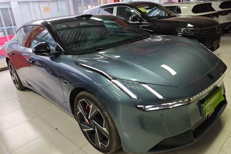 Used Lynk & Co Z10 2025 95 kWh 702 km All-Wheel Drive Intelligent Driving Ultra Front Right 45 Deg